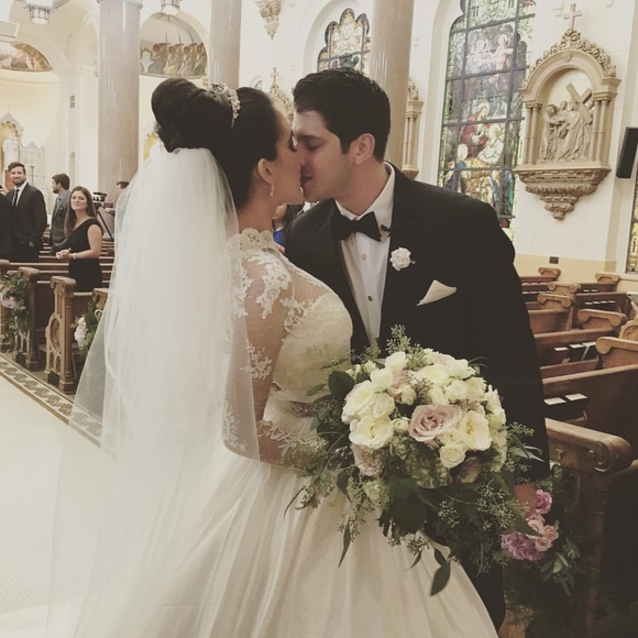 Meet your Posher, Kristen - Picture 1 of 1